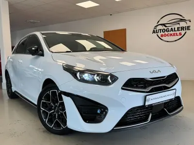 Gebraucht Kia Ceed GT GT-Line 136 PS (100 kW) 2023 Weiß Limousine