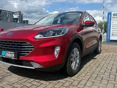 Gebraucht Ford Kuga Titanium 224 PS (164 kW) 2022 Rot SUV