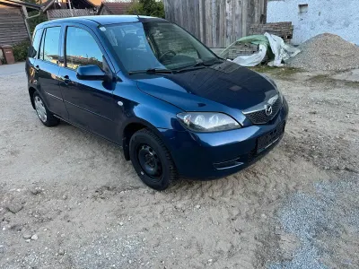 Używany Mazda 2 75 KM (55 kW) 2005 Niebieski Hatchback