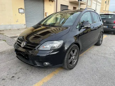 Gebraucht VW Golf Plus Cross 105 PS (77 kW) 2008 Schwarz Van / Kleinbus