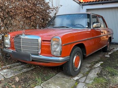 Orange Gebraucht 1971 Mercedes W114 Limousine | 6.900 €
