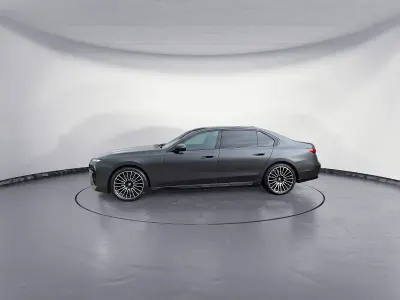 Neu BMW 740L Sport Line 299 PS (219 kW) 2026 Grau Limousine