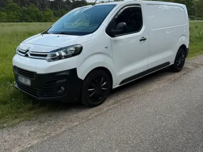 Używany Citroën Jumpy 120 KM (88 kW) 2020 Biały Minivan