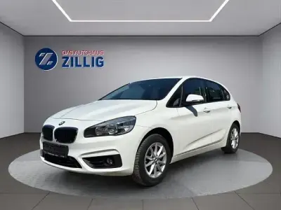 Gebraucht BMW 218 Active Tourer Basis 150 PS (110 kW) 2015 Weiß Van / Kleinbus