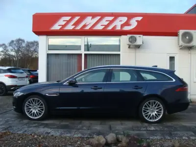 Używany Jaguar XF Sportbrake Portfolio 241 KM (177 kW) 2018 Niebieski Kombi