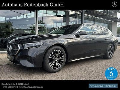 Grau Gebraucht 2024 Mercedes E220 Avantgarde Limousine | 49.299 € (Guter Preis)