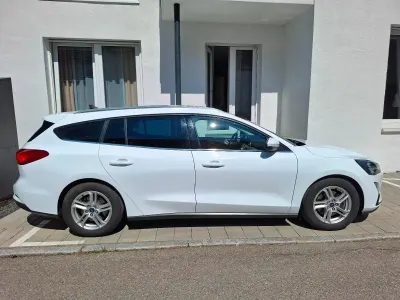 Gebraucht Ford Focus 120 PS (88 kW) 2020 Weiß Kombi