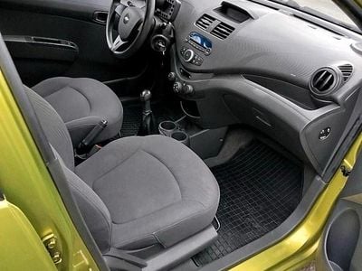 Grün Gebraucht 2010 Chevrolet Spark Kleinwagen | 2.200 € (Fairer Preis)