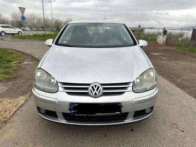 Usata VW Golf V Sportline 140 CV (102 kW) 2004 Argento Utilitaria