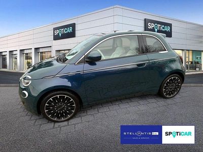 Gebraucht Fiat 500e La Prima 86 kW (118 PS) 2023 Blau Kleinwagen