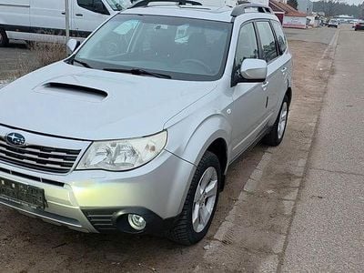 Silber Gebraucht 2011 Subaru Forester Comfort SUV | 2.000 € (Superpreis)