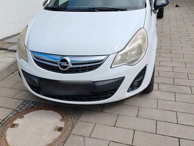 Gebraucht Opel Corsa Edition 101 PS (74 kW) 2012 Weiß Kleinwagen
