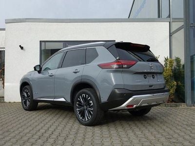 Neu Nissan X-Trail Tekna 213 PS (156 kW) 2025 Grau SUV