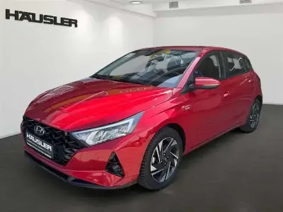 Gebraucht Hyundai i20 Trend 101 PS (74 kW) 2023 Rot Kleinwagen