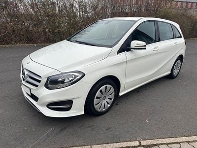 Weiß Gebraucht 2016 Mercedes B200 Urban Van / Kleinbus | 6.750 € (Guter Preis)