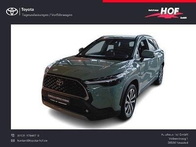 Grün Neu 2025 Toyota Corolla Cross SUV | 36.990 € (Etwas zu teuer)