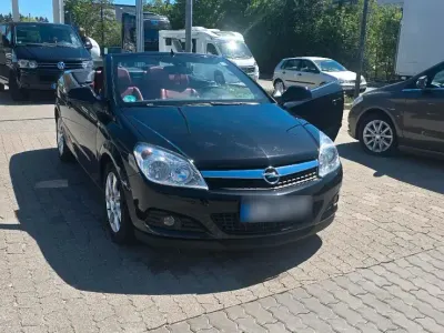 Używany Opel Astra Cabriolet 140 KM (102 kW) 2010 Czarny Kabriolet