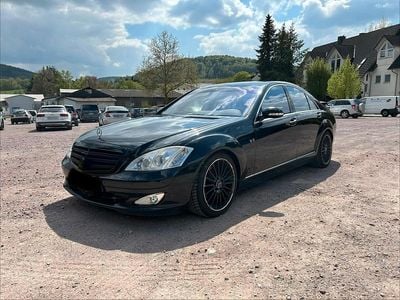 Second-hand Mercedes S500 387 CP (284 kW) 2006 Negru Berlinǎ