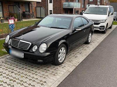 Schwarz Gebraucht 2000 Mercedes CLK230 Coupé | 5.500 € (Etwas zu teuer)
