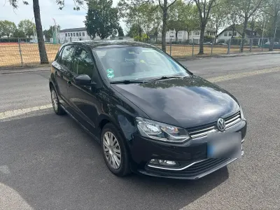 Gebraucht VW Polo 90 PS (66 kW) 2015 Schwarz Kleinwagen