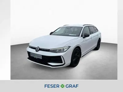 Gebraucht VW Passat R-line 150 PS (110 kW) 2026 Oryxweiß perlmutteffekt Kombi