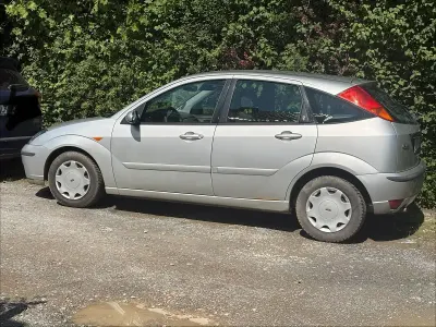Gebraucht Ford Focus 2002 Silber Kleinwagen