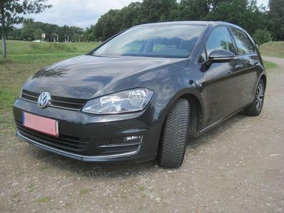 Grau Gebraucht 2016 VW Golf VII Allstar Limousine | 16.550 € (Fairer Preis)