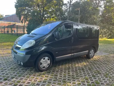 Gebraucht Opel Vivaro 145 PS (106 kW) 2011 Schwarz Van / Kleinbus