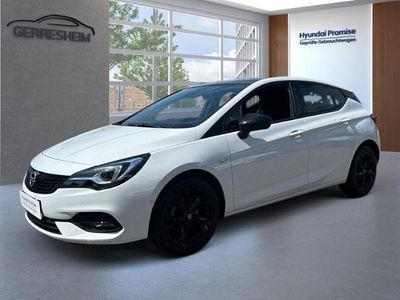 Weiss Gebraucht 2021 Opel Astra Ultimate Limousine | 17.887 € (Etwas zu teuer)