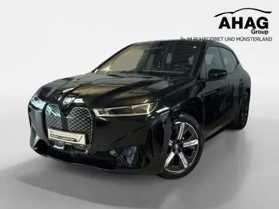 Gebraucht BMW iX Sport Line 239 kW (326 PS) 2024 Saphirschwarz SUV