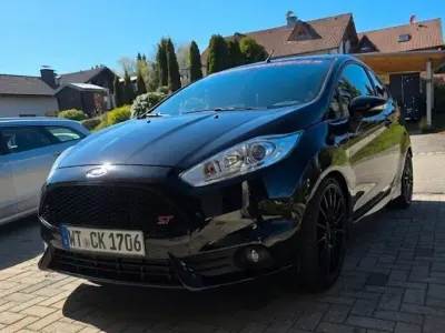 Usata Ford Fiesta ST 182 CV (133 kW) 2016 Nero Utilitaria