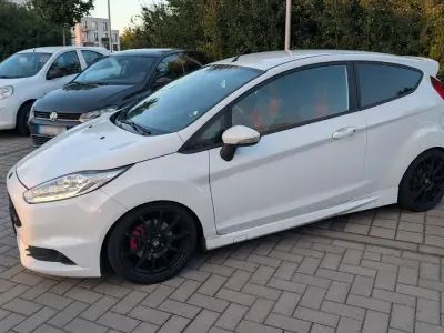 Gebraucht Ford Fiesta ST 182 PS (133 kW) 2014 Weiß Kleinwagen