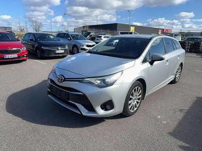 Usata Toyota Avensis Comfort 143 CV (105 kW) 2015 Argento Station wagon