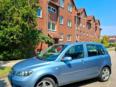 Gebraucht Mazda 2 80 PS (58 kW) 2006 Blau Kleinwagen