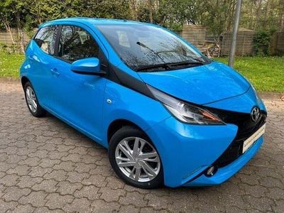 Usata Toyota Aygo X-play 69 CV (50 kW) 2017 Blu Utilitaria