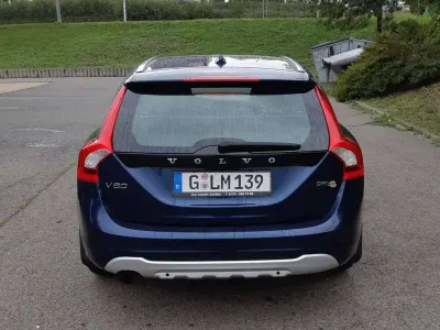 Gebraucht Volvo V60 Ocean Race 114 PS (83 kW) 2012 Blau Kombi