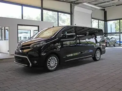 Gebraucht Toyota Proace Verso 144 PS (105 kW) 2022 Schwarz Kombi