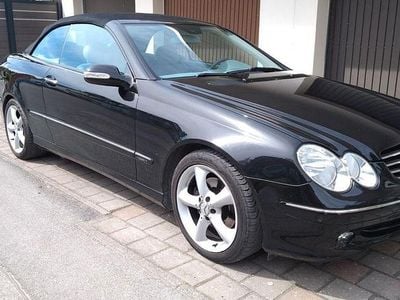 Second-hand Mercedes CLK200 Avantgarde 163 CP (119 kW) 2004 Negru Cabrio