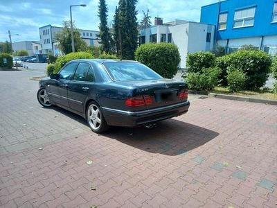 Usata Mercedes E55 AMG AMG 354 CV (260 kW) 1997 Blu Berlina