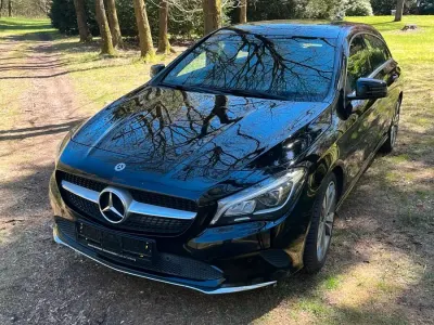 Gebraucht Mercedes CLA200 Shooting Brake 136 PS (100 kW) 2017 Schwarz Kombi