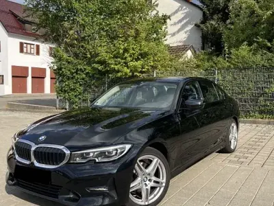 Gebraucht BMW 320 Sport Line 190 PS (139 kW) 2020 Schwarz Limousine
