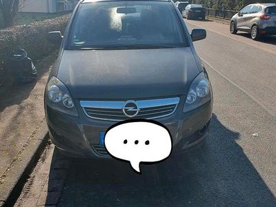 Gebraucht Opel Zafira Family 180 PS (132 kW) 2013 Grau Van / Kleinbus