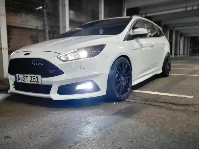 Gebraucht Ford Focus ST 250 PS (183 kW) 2018 Weiß Kombi