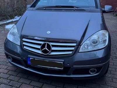 Gebraucht Mercedes A200 Avantgarde 136 PS (100 kW) 2010 Grau Van / Kleinbus