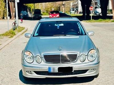 Gebraucht Mercedes E240 176 PS (129 kW) 2001 Silber Limousine