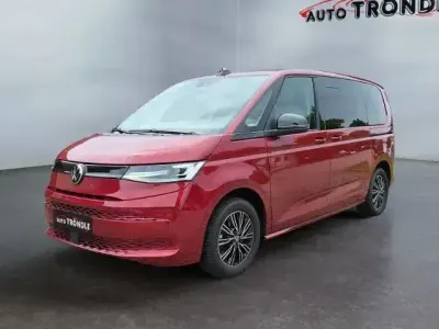 Gebraucht VW Multivan Basis 150 PS (110 kW) 2023 Rot Van / Kleinbus
