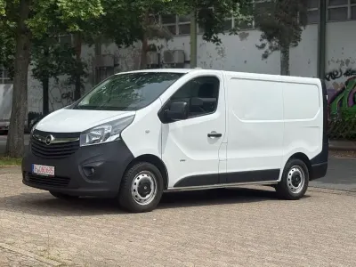 Gebraucht Opel Vivaro 121 PS (88 kW) 2017 Weiß Van / Kleinbus