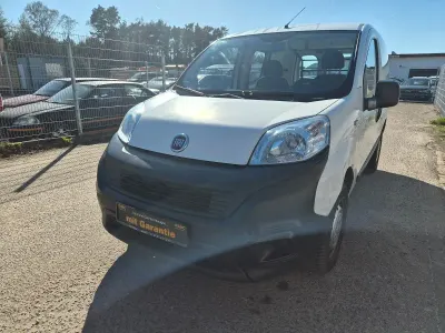 Gebraucht Fiat Fiorino Basis 77 PS (56 kW) 2017 Weiß Van / Kleinbus