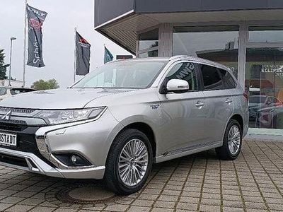 Gebraucht Mitsubishi Outlander P-HEV Basis 135 PS (99 kW) 2021 Silber SUV