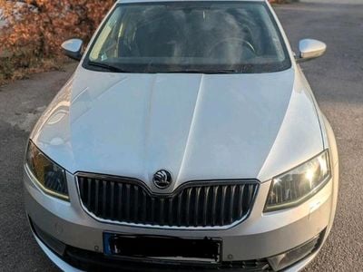 Grau Gebraucht 2016 Skoda Octavia Joy Kombi | 8.900 € (Guter Preis)